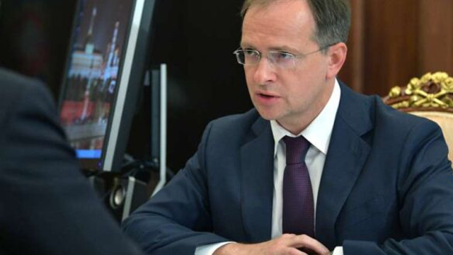 Șeful delegației ruse la negocieri a declarat că Rusia intenționează să facă doi pași pentru detensionarea conflictului