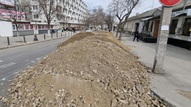 Strada Tighina din capitală a intrat în reparații
