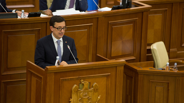 Octavian Armașu, audiat în Parlament: BNM a fost nevoită să intervină pe piața valutară din cauza crizei energetice și a războiului din Ucraina