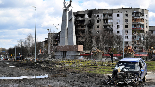 VIDEO | Imagini apocaliptice în urma bombardamentelor de la Borodianka, încă un oraș distrus de război: „Asta numesc ei Pacea rusă”
