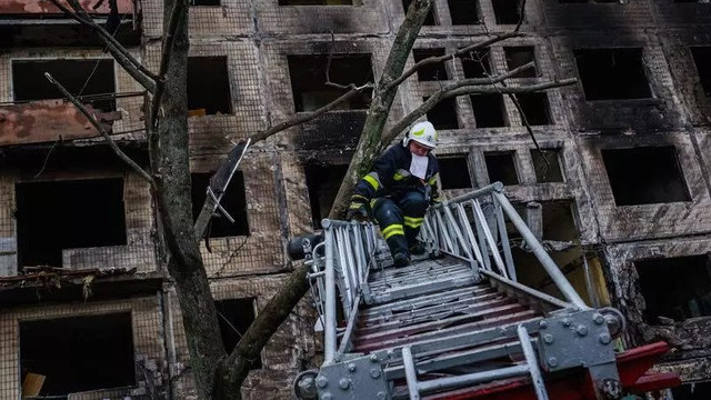 Șase oameni găsiți împușcați mortal într-o pivniță, în apropiere de Kiev
