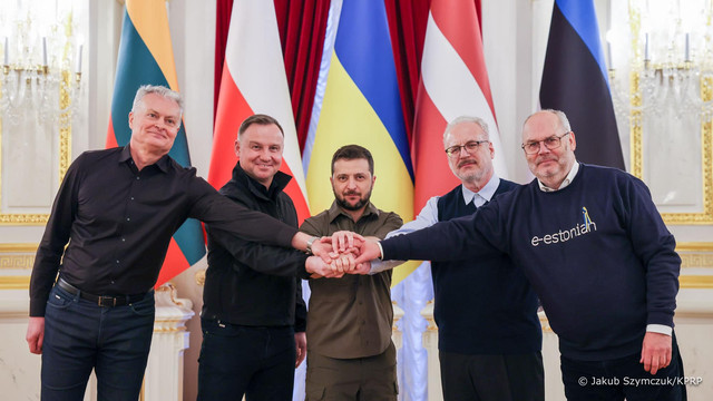 Front de unitate la Kiev: Alături de Zelenski, președinții Poloniei și țărilor baltice au denunțat “terorismul” și “crimele de război brutale” ale Rusiei