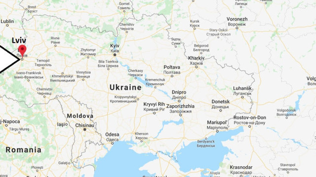 Cinci atacuri cu rachete au lovit mai multe zone din orașul ucrainean Lviv luni dimineață