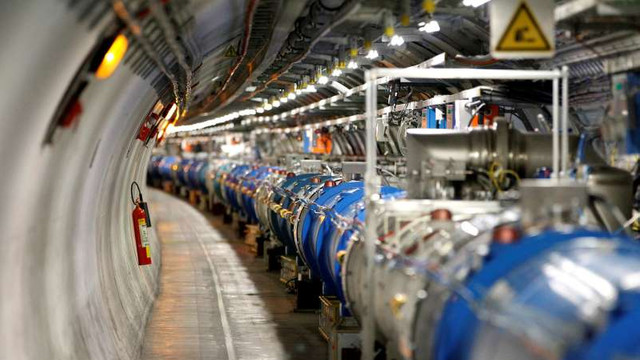 Cercetătorii de la CERN se pregătesc să repornească acceleratorul de particule pentru a detecta 