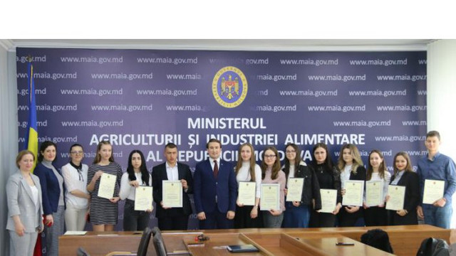 Elevi din școlile profesionale cu profil agroindustrial au fost premiați de Ministerul Agriculturii