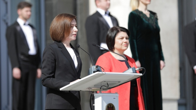 Președinta Maia Sandu a decorat Marele Stat Major al Armatei Naționale cu ordinul „Bogdan Întemeietorul” și a transmis Drapelul de luptă 