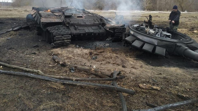 Tancurile rusești din Ucraina au o problemă și problema nu e mică. Americanii au numit-o efectul „Hopa-Mitică”