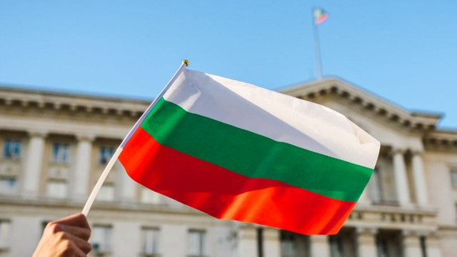 Premierul Bulgariei: Parlamentul va autoriza trimiterea de arme în Ucraina la începutul lunii mai
