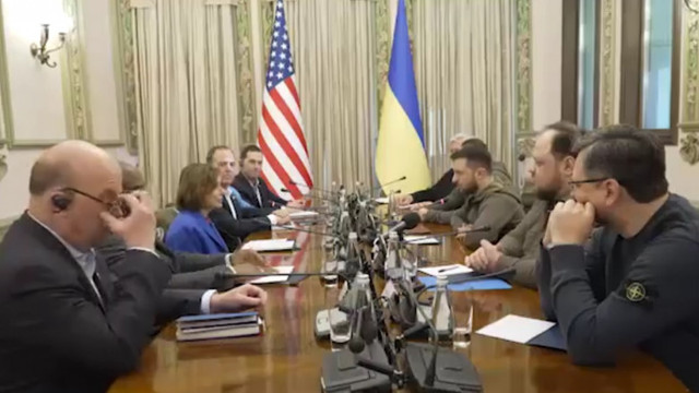 Nancy Pelosi s-a întâlnit cu Volodimir Zelenski la Kiev: America este ferm alături de Ucraina