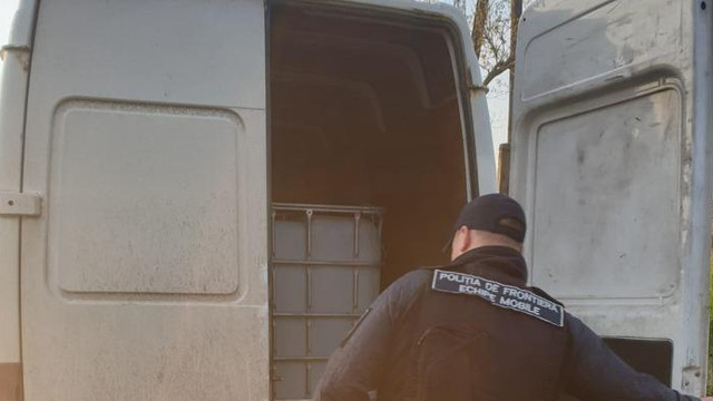 Peste două tone de alcool din regiunea transnistreană, confiscate de poliția de frontieră 