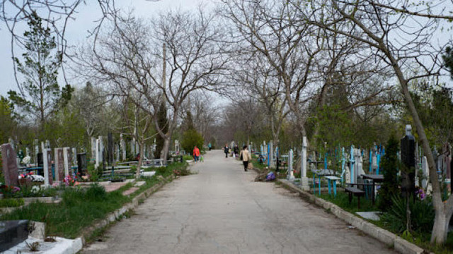 Cimitirele din Chișinău, vizitate de circa 120 de mii de persoane de Blajini
