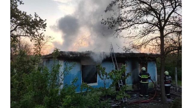 Trei bărbați și-au pierdut viața într-un incendiu la Fălești