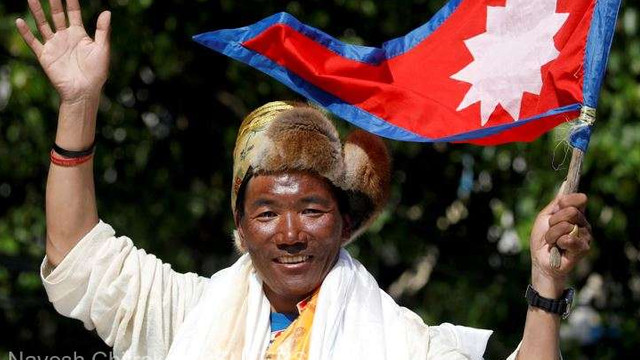 Un nepalez a escaladat muntele Everest de 26 de ori, un număr record