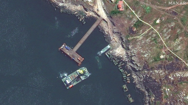Insula Șerpilor, transformată de ruși într-un „crucișător de nescufundat”. Imagini din satelit arată activitate intensă pe insulă