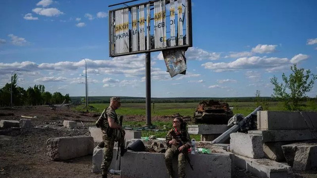 Rușii au bombardat Harkivul la câteva ore de la vizita lui Zelenski
