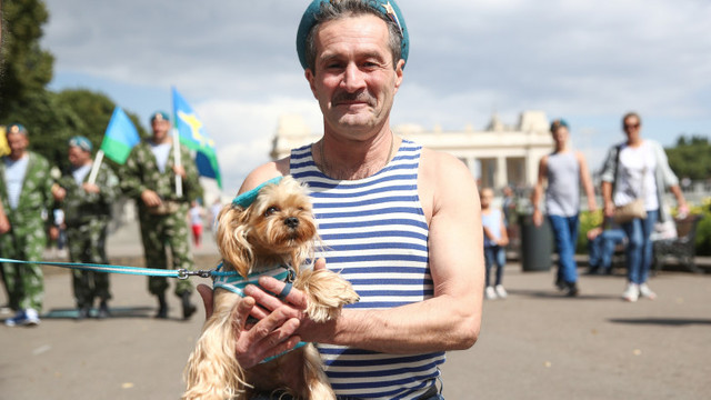„Mâncăm câini, azi am mâncat un Yorkshire Terrier”. Discuție halucinantă între un rus de pe front și unul din Rusia