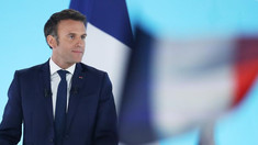 De la summitul NATO, Emmanuel Macron anunță instalarea unei prezenței militare franceze pe termen lung în România cu “o brigadă care poate fi activată în caz de nevoie” și “cu sisteme cu rază medie de acțiune”