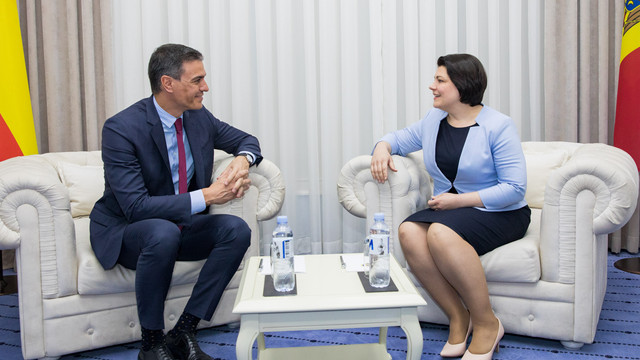 Extinderea cooperării moldo-spaniole, implementarea agendei europene a R. Moldova și promovarea investițiilor strategice, printre subiectele discuției dintre prim-miniștrii Natalia Gavrilița și Pedro Sanchez