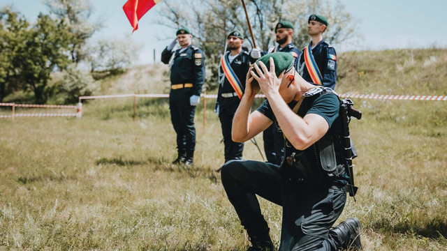 Nouă polițiști de frontieră au obținut dreptul de a purta „Bereta de Onoare a Poliției de Frontieră”
