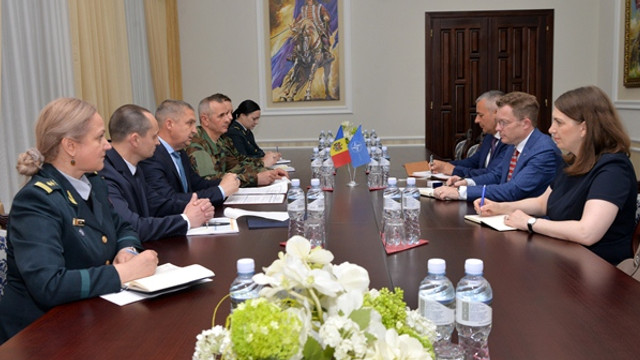 Asistentul Secretarului General NATO, în vizită la Ministerul Apărării
