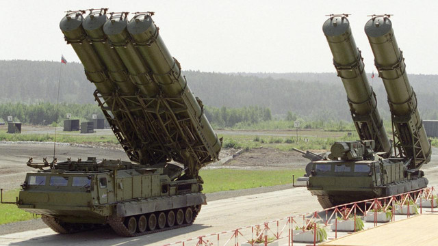 Ucraina nu cedează ușor. Kievul a trimis în Donbas sisteme de apărarea antiaeriană S-300V1