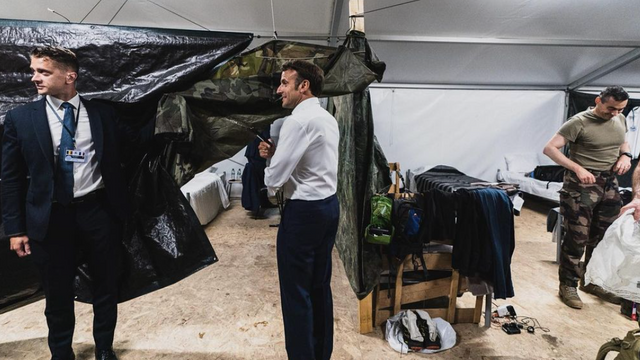 În cadrul vizitei în România, Emmanuel Macron a dormit într-un cort militar și a ieșit la alergat cu soldații francezi (Le Figaro)