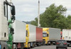 La postul vamal de frontieră Sculeni staționează circa 100 camioane care urmează să treacă formalitățile vamale, pe sensul de ieșire din Republica Moldova