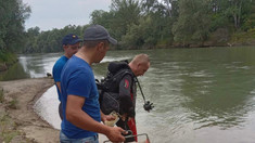 Salvatorii au recuperat trupul neînsuflețit al unui băiat care s-a înecat în râul Prut