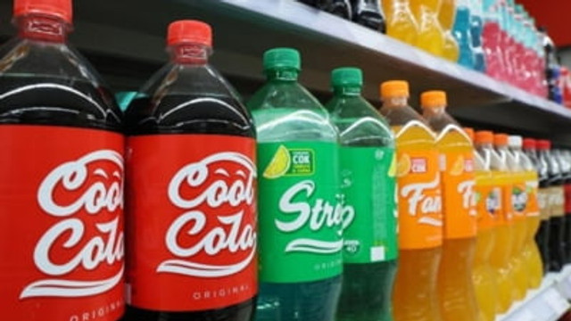 Noua CoolCola produsă în Rusia, imitația cu același preț. ”90 de ruble și are gust de gunoi”
