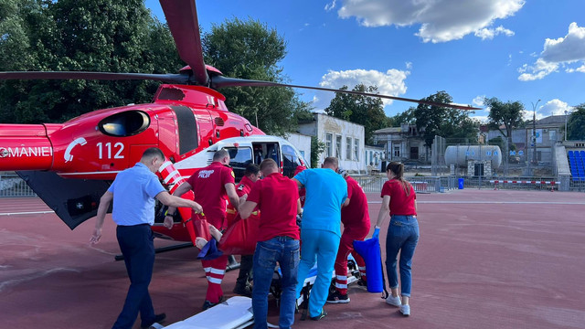 Intervenție SMURD România. O femeie originară din Republica Moldova a fost transportată cu elicopterul paramedicilor de la Suceava la Chișinău