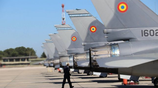 Undă verde pentru cele 32 de F-16 pe care România le cumpără. Președintele Iohannis a promulgat legea