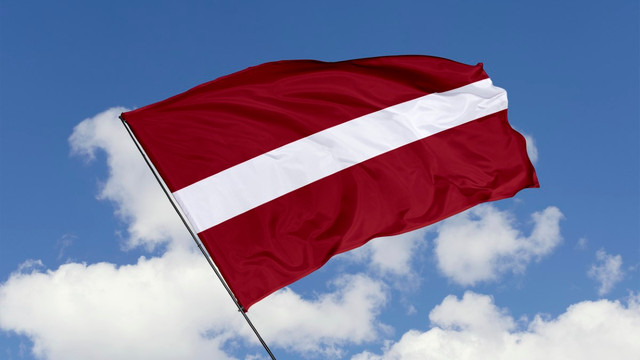 Letonia a explicat că intenția de a reveni la serviciul militar obligatoriu are legătură cu Rusia
