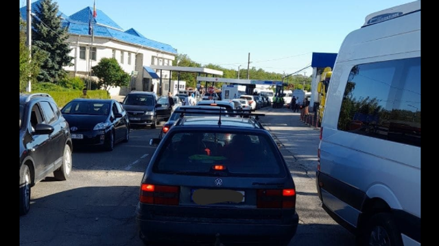 Flux majorat de călători și mijloace de transport la punctul de trecere a frontierei Sculeni, pe sensul de ieșire din Republica Moldova