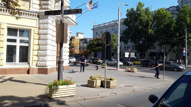 FOTO | Alertă cu bombă la primăria din Chișinău