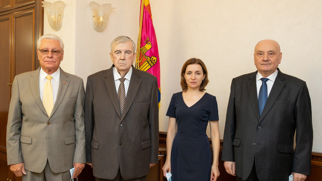 FOTO | Maia Sandu s-a întâlnit cu foștii șefi de stat. De la întâlnire au lipsit Igor Dodon și Vladimir Voronin