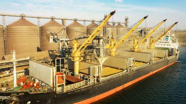 Zelenski: Recolta de cereale a Ucrainei va scădea la jumătate. Primele nave cu cereale, pregătite să plece de la Odesa 