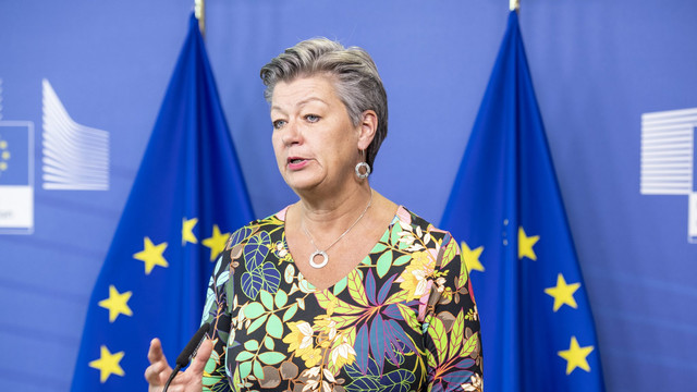 Comisarul european pentru afaceri interne: Ucrainenii care se întorc în țara lor pot reveni în UE în orice moment cât timp războiul cu Rusia este în desfășurare