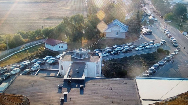 Flux sporit de autovehicule la punctul de trecere a frontierei Leușeni