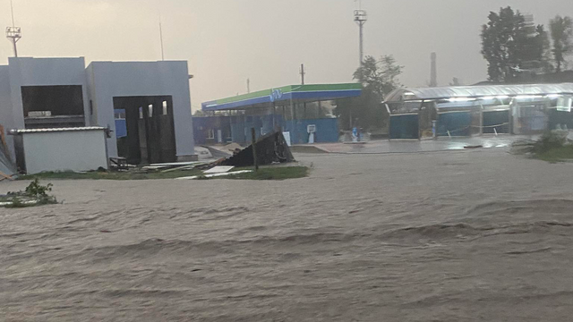 FOTO | Ploaia torențială a făcut ravagii în Chișinău