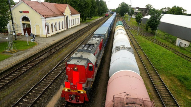Lituania oprește tranzitul feroviar spre Kaliningrad pentru anumite mărfuri rusești