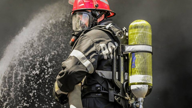 Pompierii din municipiul Chișinău au intervenit pentru a lichida flăcările ce au cuprins două autovehicule