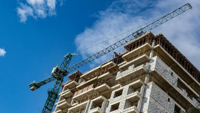 Volumul construcțiilor a scăzut cu aproape 16% în trimestrul II al anului 2022. Cauzele identificate de BNS