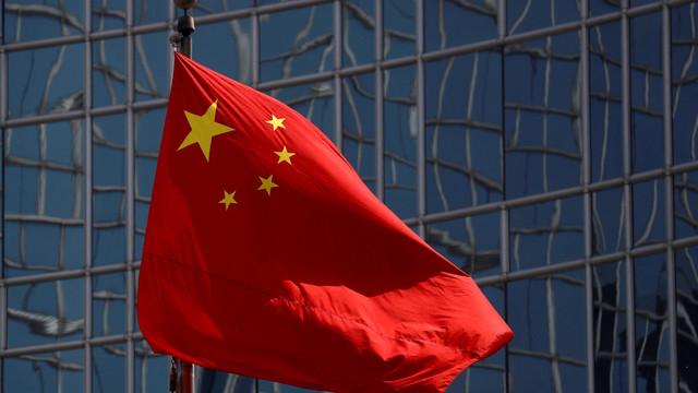 China reduce dobânzile de referință pentru a revigora economia slăbită
