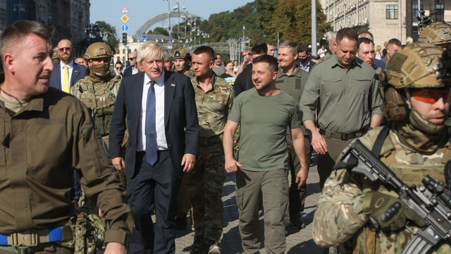 Boris Johnson anunță un nou ajutor militar britanic pentru Ucraina în timpul vizitei surpriză la Kiev
