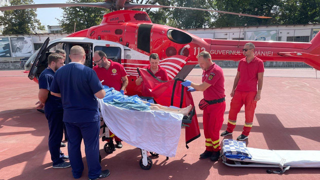 Un bărbat diagnosticat cu tumoare cerebrală a fost transportat la Iași cu ajutorul echipei medicale SMURD