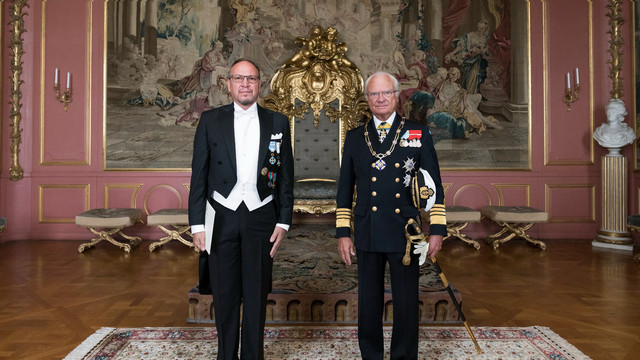 Ambasadorul României în Suedia, Daniel Ioniță, a purtat Ordinul de Onoare al Republicii Moldova la prezentarea scrisorilor de acreditare către Regele Carl Gustav al XVI-lea