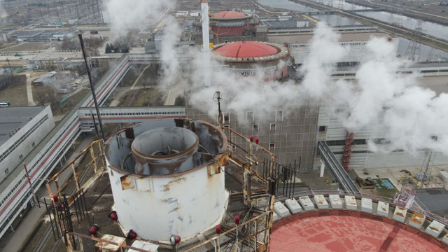 Rusia și Ucraina se acuză reciproc că bombardează centrala nucleară de la Zaporojie. Energoatom: Risc de pulverizare de substanțe radioactive
