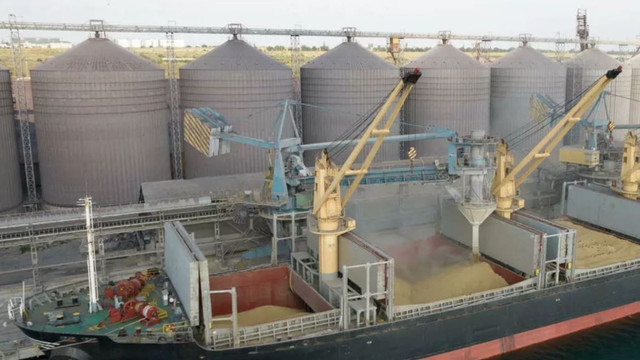 Ucraina permite marinarilor să părăsească țara pentru a impulsiona exporturile de cereale