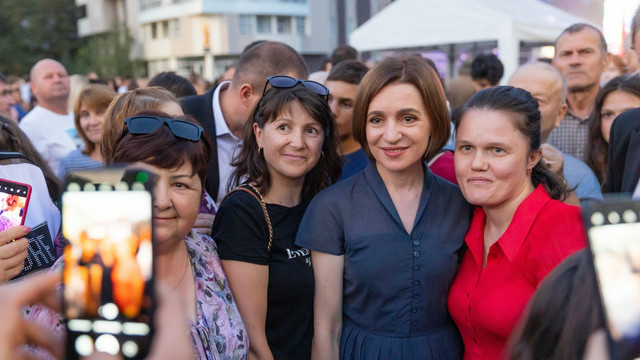 FOTO | Maia Sandu a încheiat Ziua Independenței la Ungheni, alături de locuitorii și oaspeții orașului