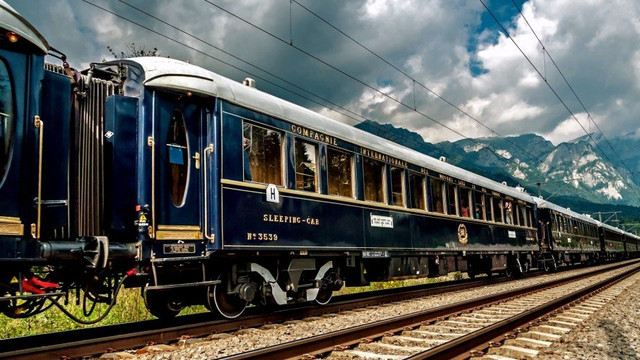 Celebrul tren Orient Express, unul dintre cele mai cunoscute din Europa, revine în România
